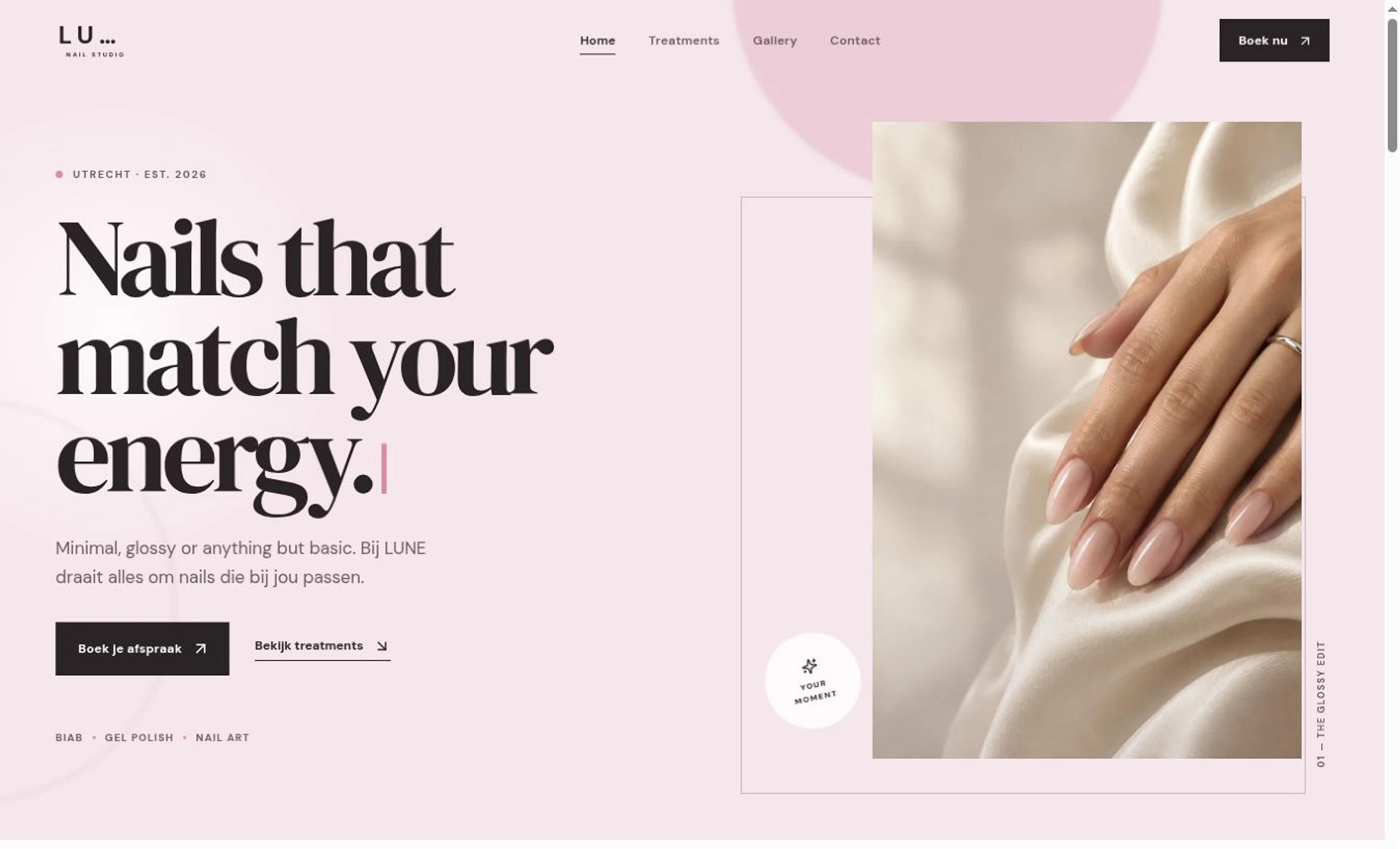 Echte LUNE nagelstudio website in het Blush kleurenpalet